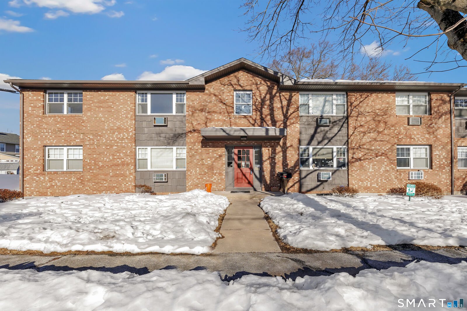 Property Photo:  100 Silliman Street Apt 1B  CT 06824 