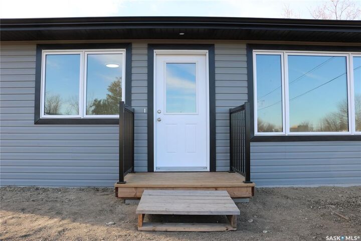 Property Photo:  511 1st Avenue  SK S0G 4Z0 