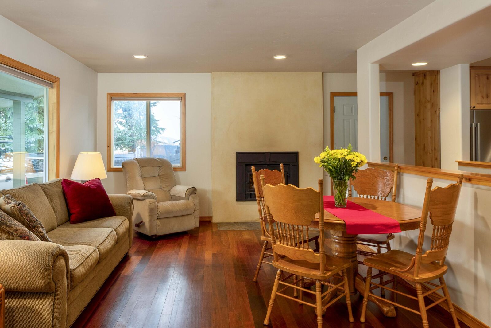 Property Photo: 609 S 4th Ave ID 83333