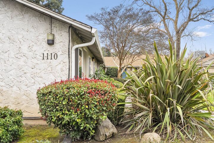 Property Photo: 1110 W 8th Ave Apartment 1 CA 95926