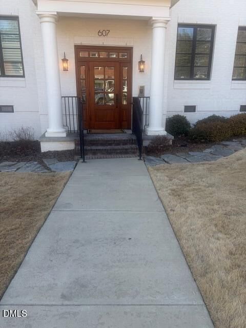 Property Photo:  607 Smedes Place B  NC 27605 