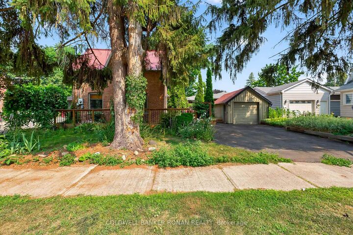 Property Photo:  12 Nelson Street  ON L9R 1G9 