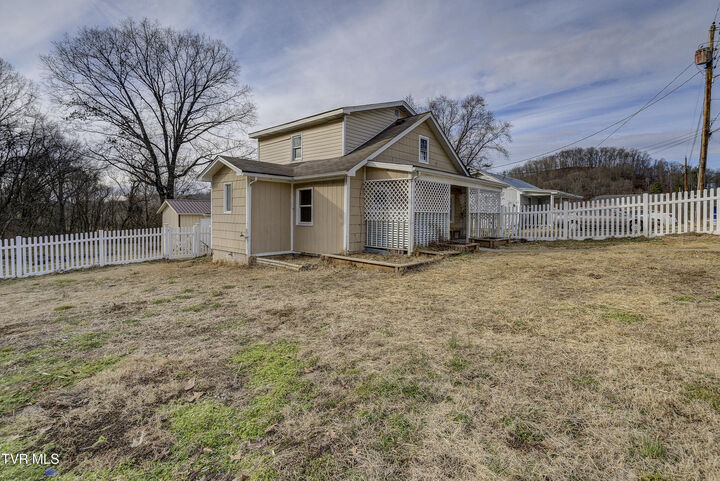 Property Photo: 1908 Darnell Drive TN 37665
