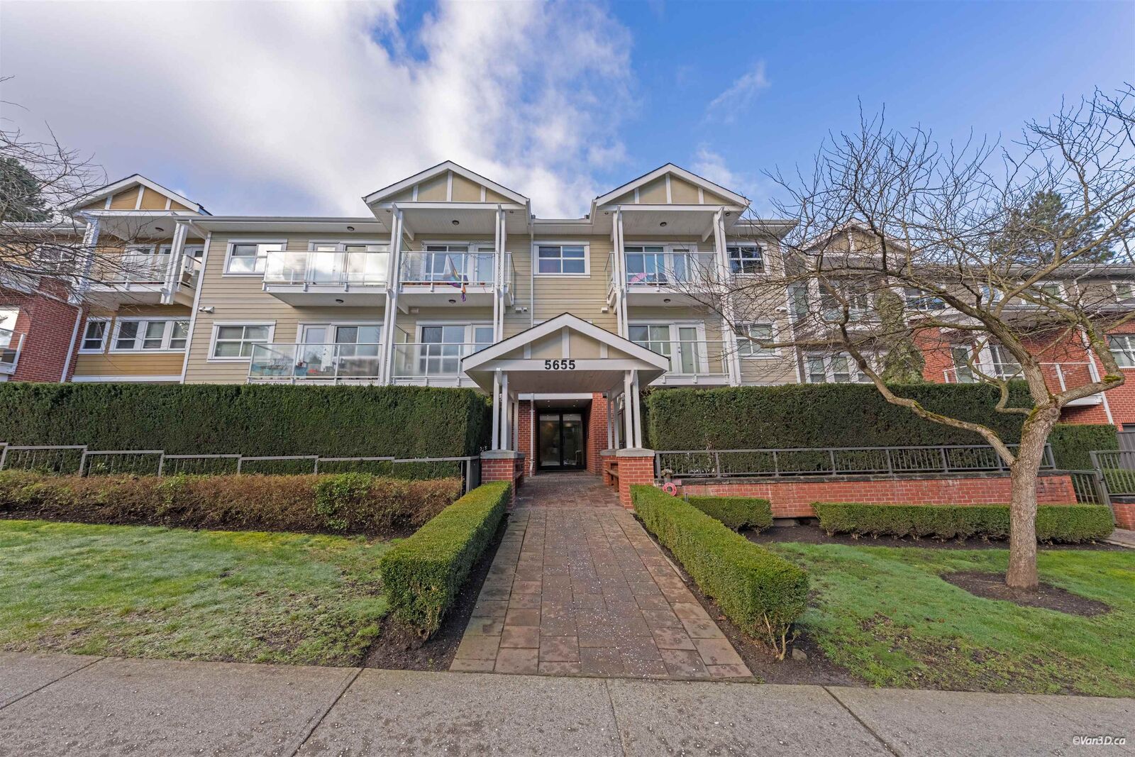 Property Photo: 5655 Inman Avenue 110 BC V5H 2M2