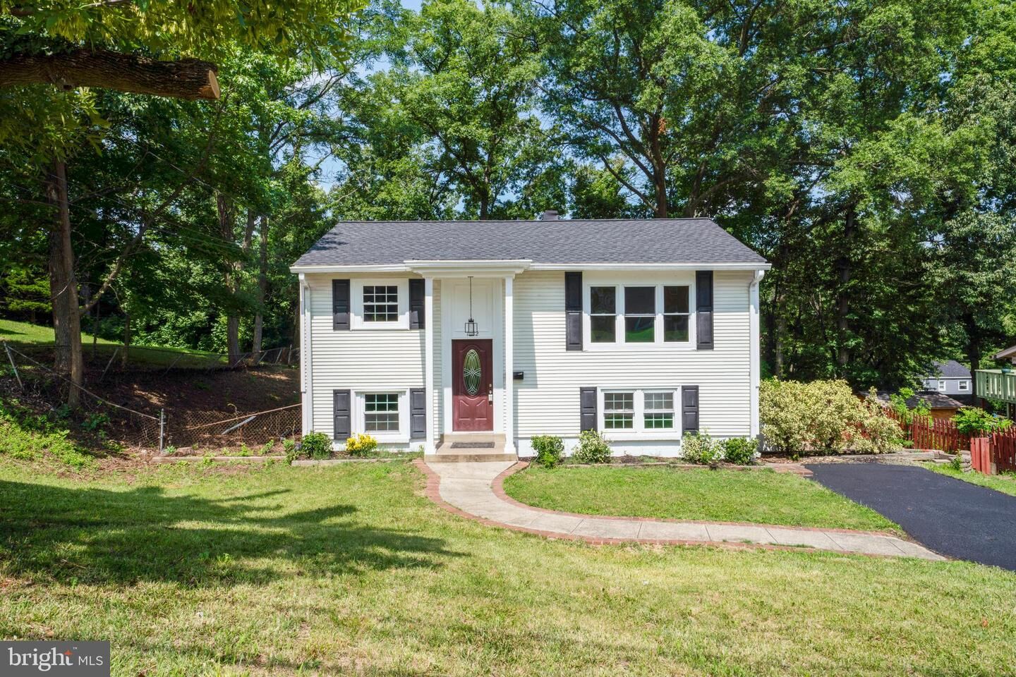 Property Photo:  1612 Florida Avenue  VA 22191 