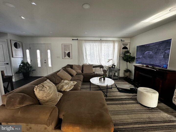 Property Photo: 14 Quartz Mill Road DE 19711