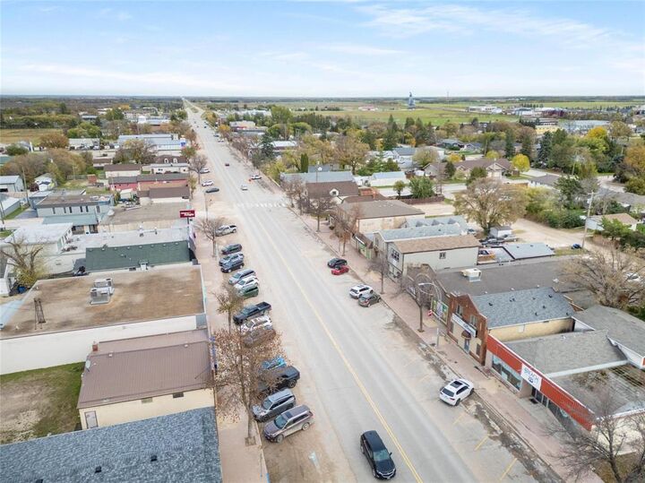 Property Photo:  638 Park Avenue  MB R0E 0C0 