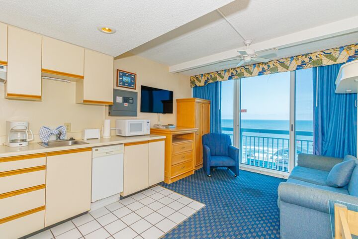 Property Photo: 1304 N Ocean Blvd. 905 SC 29577