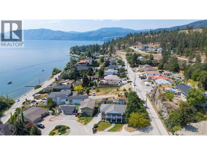 Property Photo: 5318 Fulton Place BC V0H 1X1