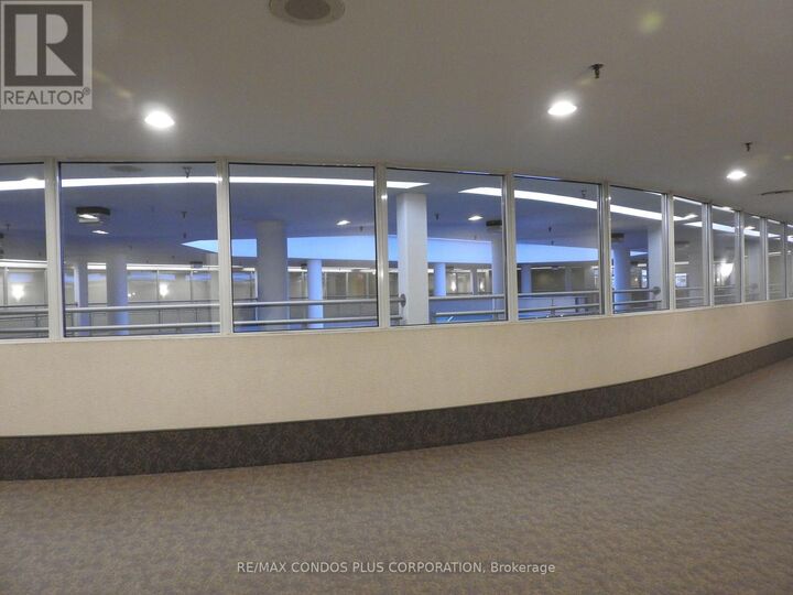 Property Photo: 711 Bay Street 621 ON M5G 2J8