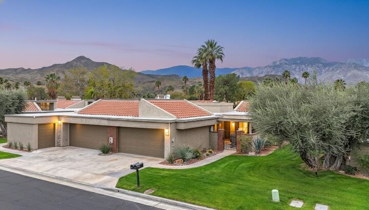 Property Photo:  2971 Calle Loreto  CA 92264 