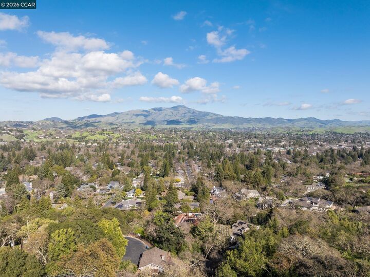 Property Photo: 300 Oak View Ter CA 94526