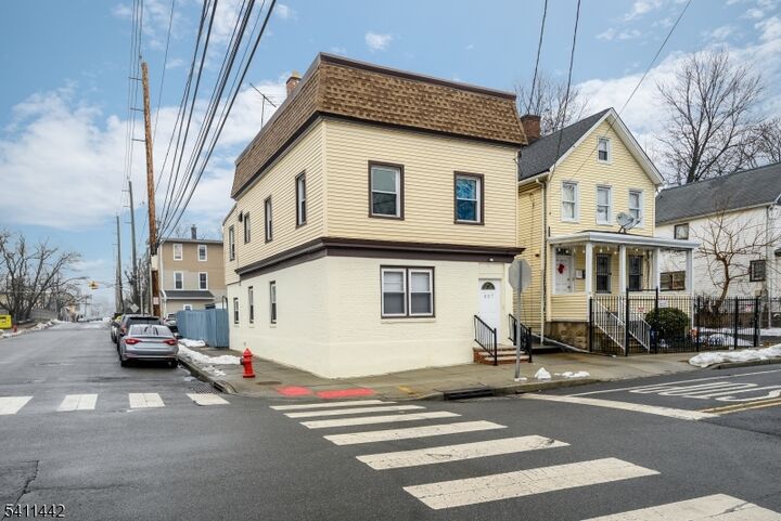 Property Photo:  527 Cary St  NJ 07050 
