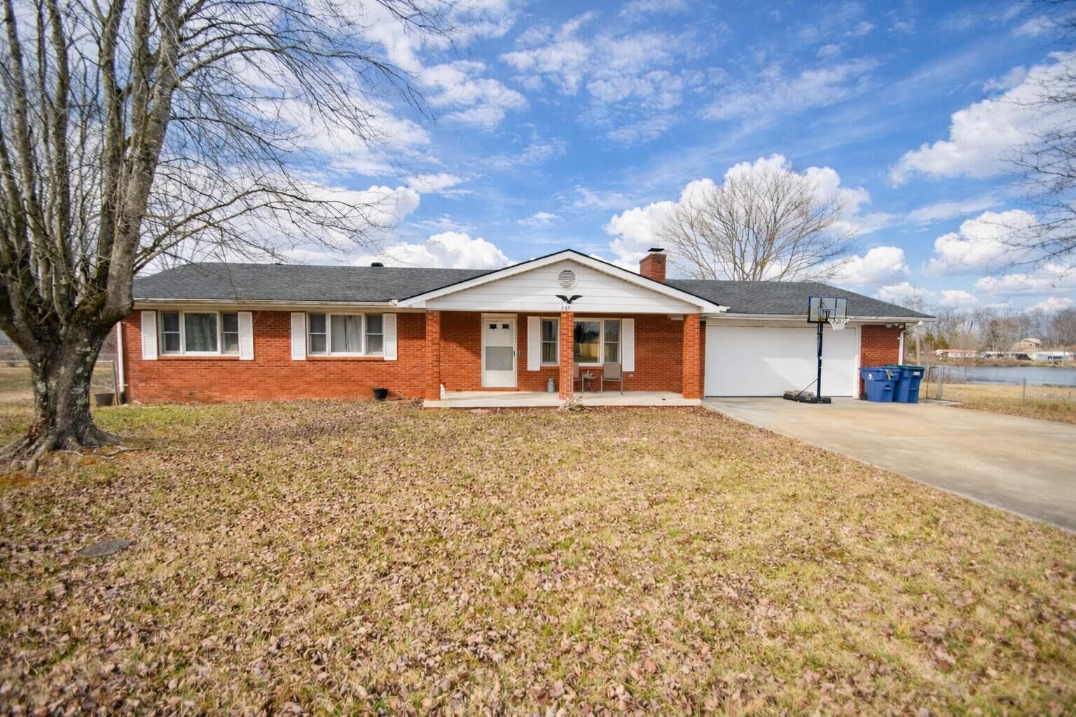 Property Photo:  209 Hilltop Drive  KY 42544 