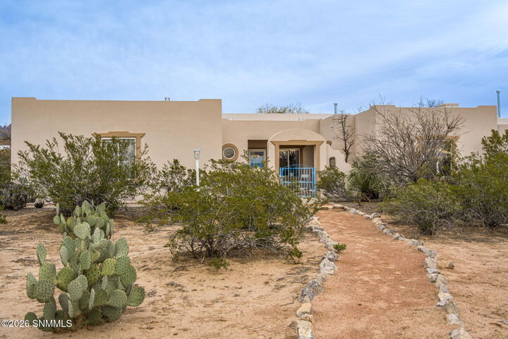 Property Photo:  4300 Diamondback Drive  NM 88011 