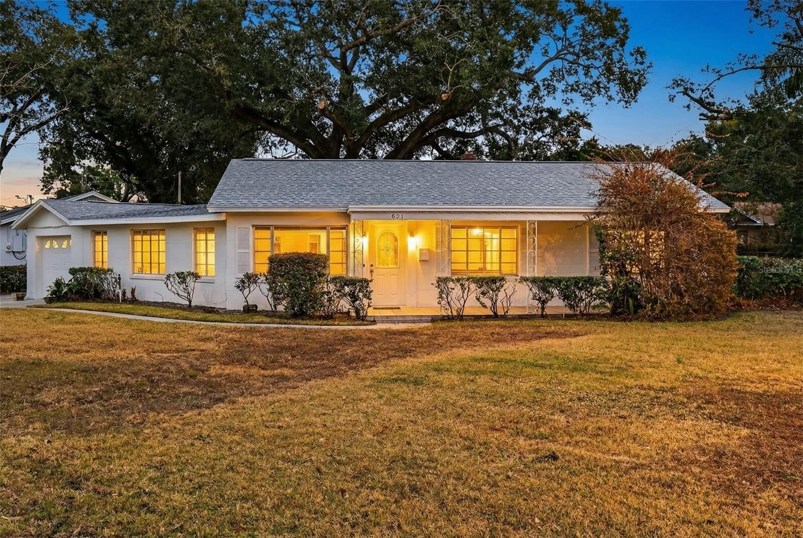 Property Photo:  821 Winthrop Place  FL 32803 