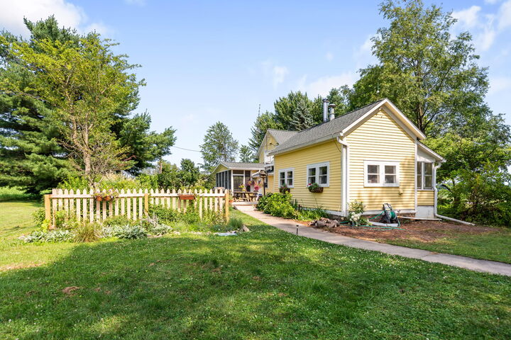 Property Photo:  6475 Olive Branch Road  MI 49113 