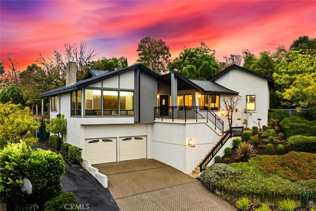 Property Photo:  958 Skyline  CA 93405 