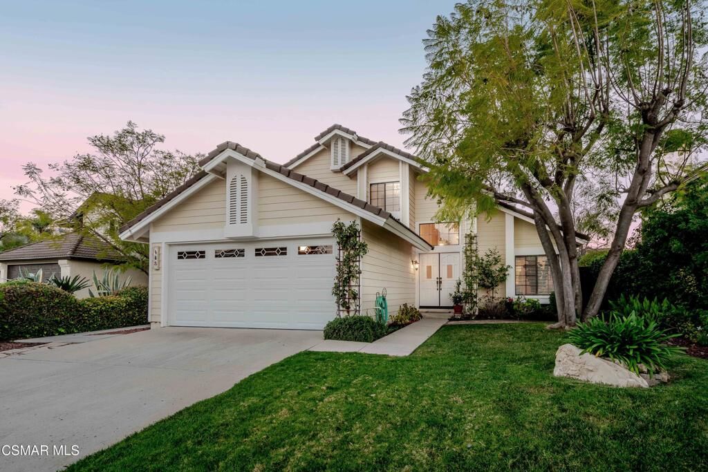 Property Photo:  443 White Swan Court  CA 93065 