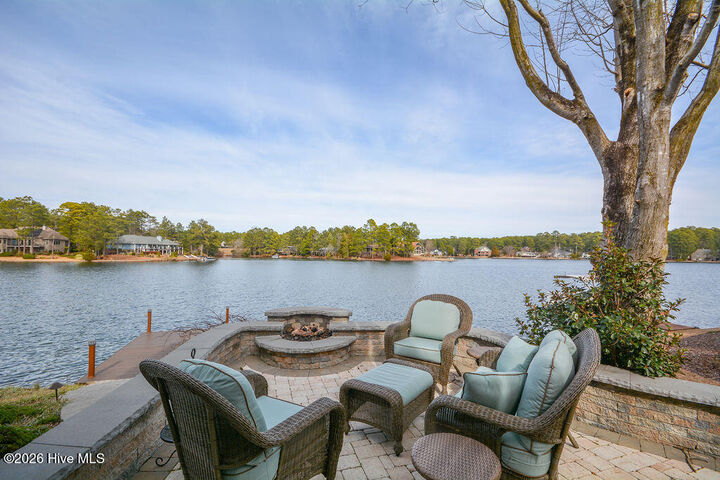 Property Photo:  6 Westlake Pointe Drive  NC 28374 