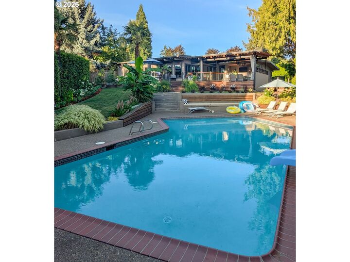 Property Photo:  6736 SW Hamilton Ct  OR 97225 