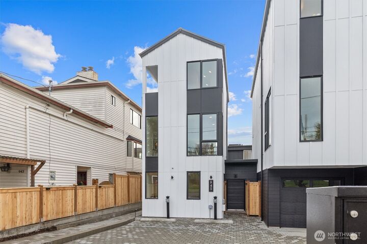 Property Photo:  945 NW 61st Street  WA 98107 