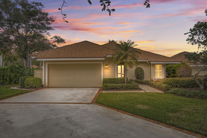 Property Photo:  7040 SE Winged Foot Drive  FL 34997 