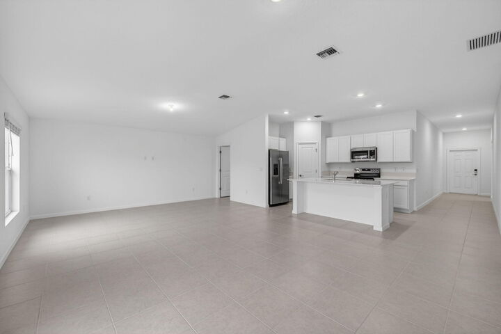 Property Photo:  748 Carlyle Way  FL 34947 