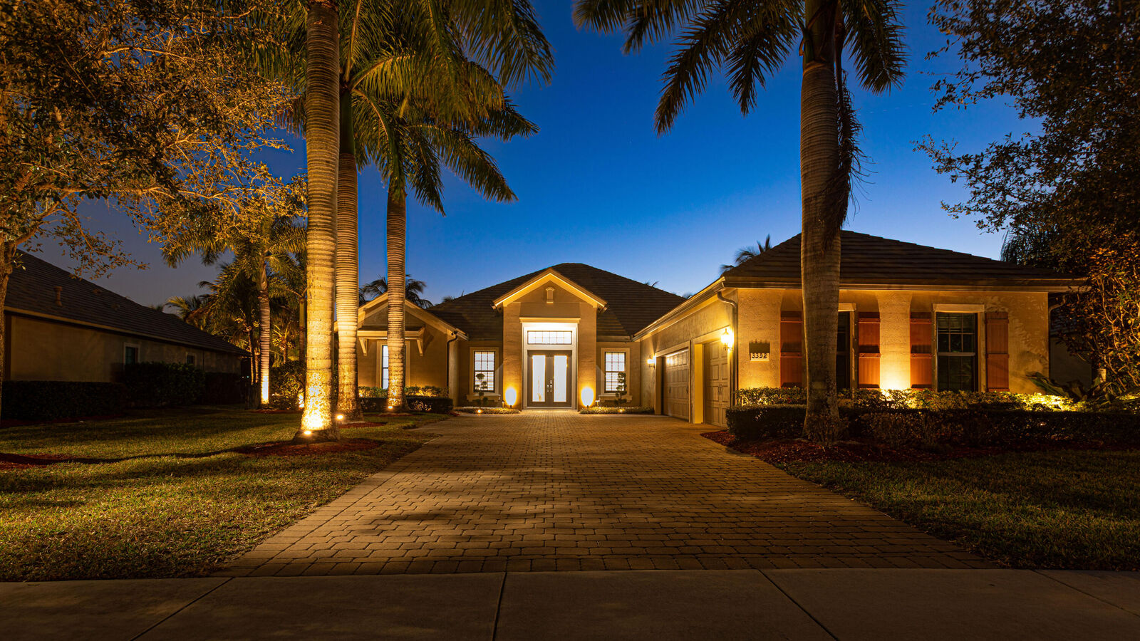 Property Photo:  3352 Siena Circle  FL 33414 