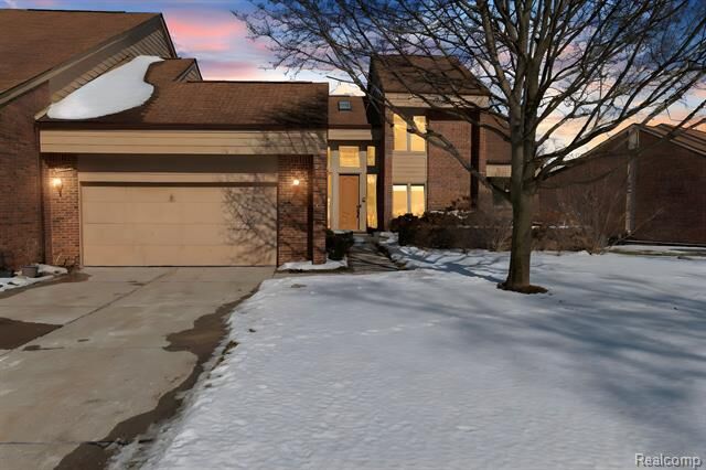 Property Photo:  29709 Deer Run  MI 48331 