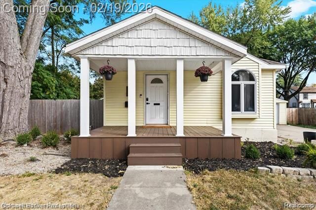 Property Photo: 1023 E 13 Mile Road MI 48073