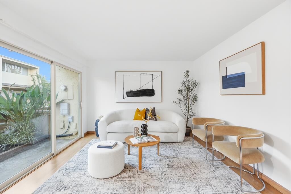 Property Photo: 125 Connemara Way 32 CA 94087