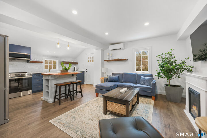 Property Photo:  167 North Avenue Cottage  CT 06880 