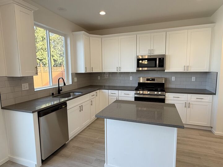 Property Photo: 9515 E Michielli Ln WA 99206