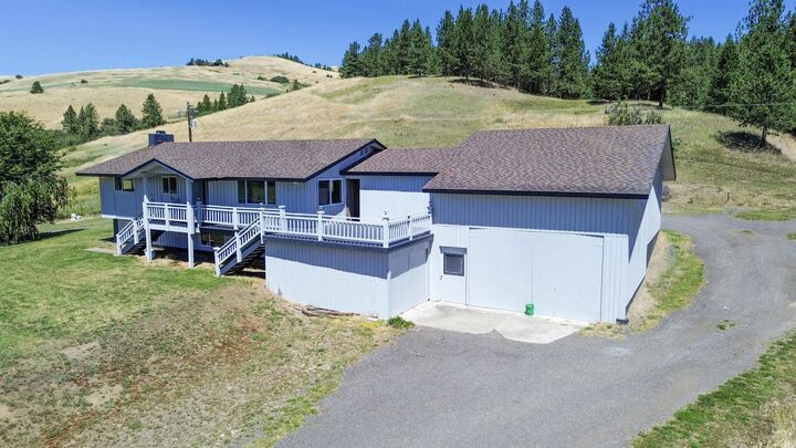 Property Photo: 598 N 395 Hwy WA 99141