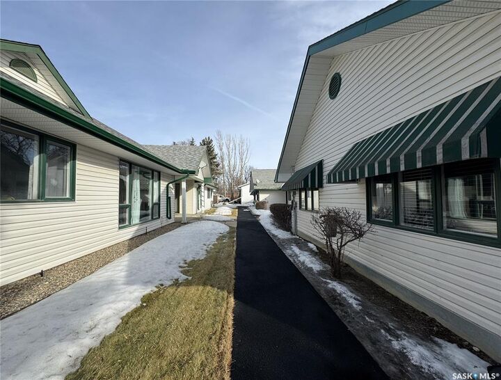 Photo de la propriété: 111 2nd Avenue E 105 SK S0L 2V0