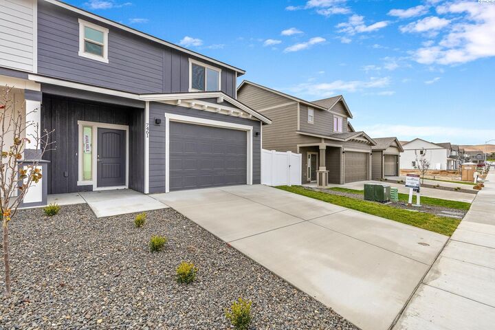 Property Photo:  7461 Grapevine Ct  WA 99353 