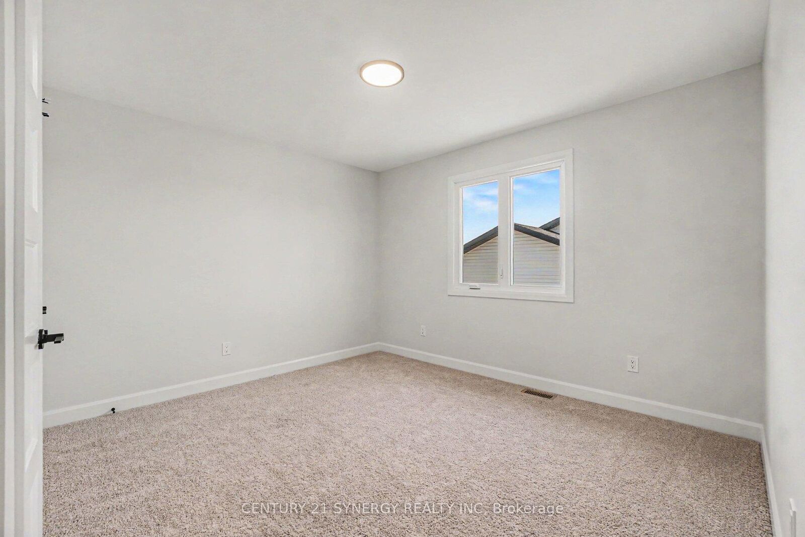 Property Photo:  68 Helen Street  ON K0A 1R0 