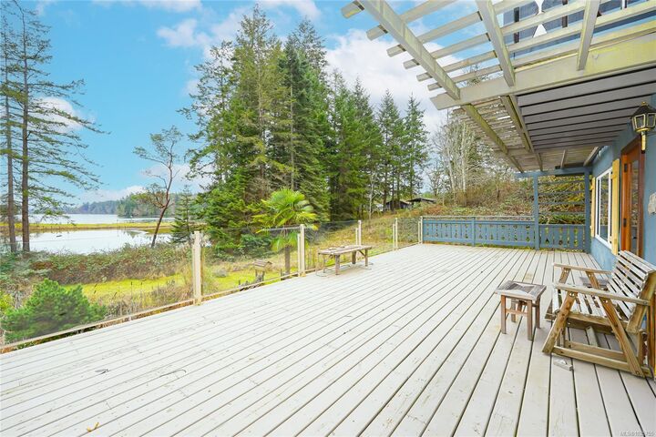 89 Pilkey Point Rd — photo 1