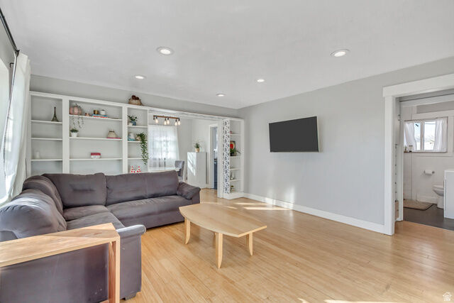 Property Photo: 1004 W 400 N UT 84057