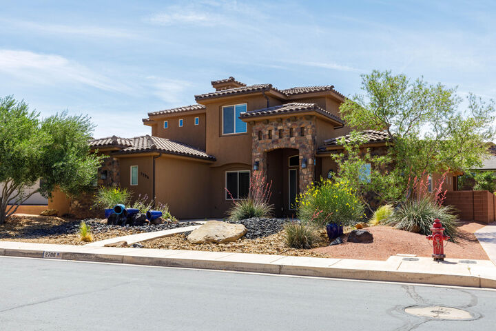 Property Photo:  2706 E 3800 S  UT 84790 