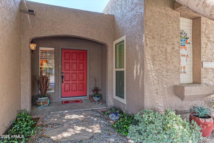 Property Photo: 7302 E Rose Lane AZ 85250