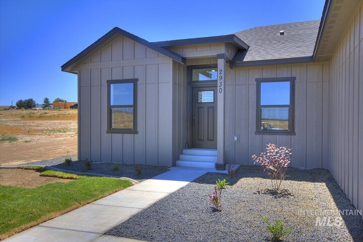 Property Photo:  2930 NE 16th Avenue  ID 83661 