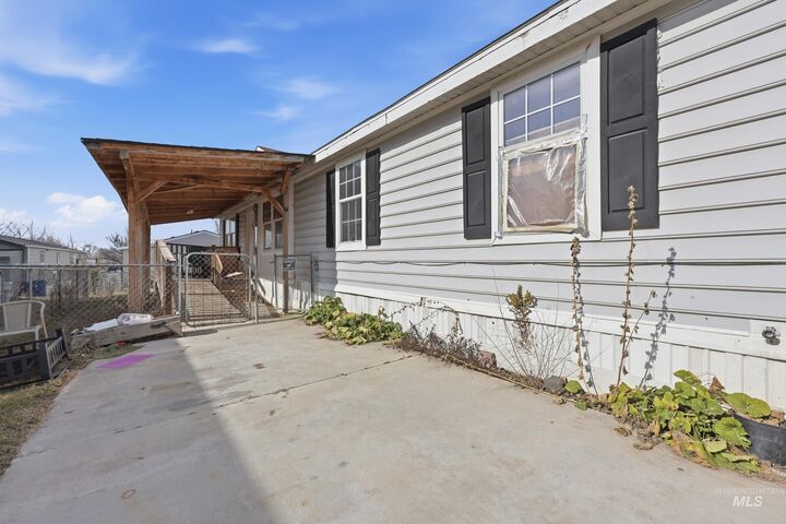 Property Photo:  601 N 42nd St  ID 83651 