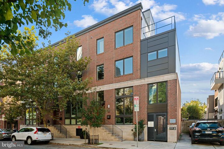 Property Photo:  212 N 21st Street 1  PA 19103 