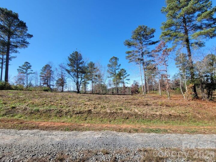 Property Photo: 2076 Island View Lane NE NC 28612