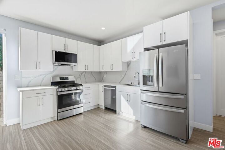 Property Photo: 5149 Fulton Ave CA 91423