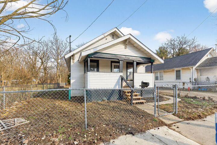 Property Photo:  230 Edwards Street  OH 43302 