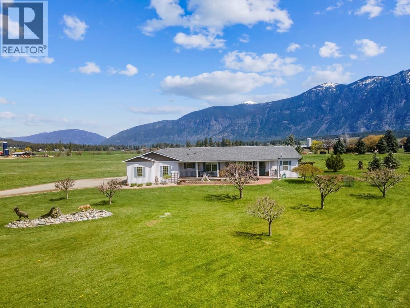 Property Photo: 2372 20th Street BC V0B 1G2
