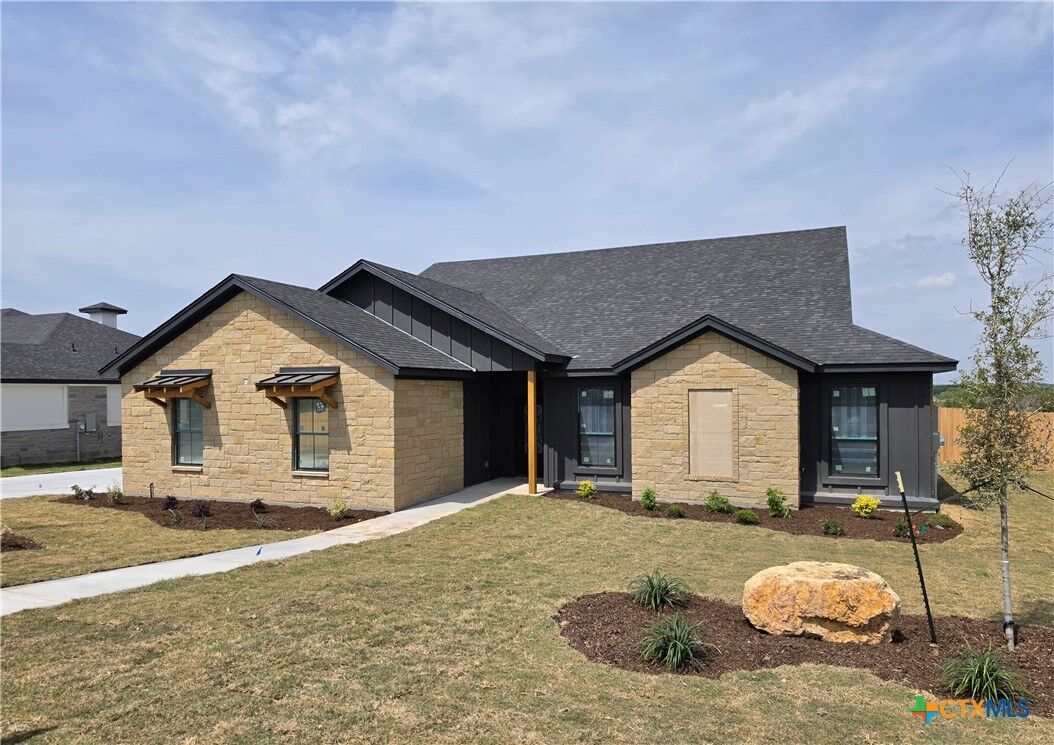 Property Photo:  1122 Northcross Drive  TX 76571 
